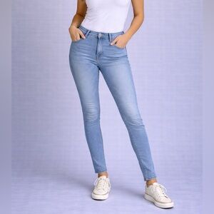 NWOT Hollister Super Skinny Women’s Light-washed Jean, Sz 5R